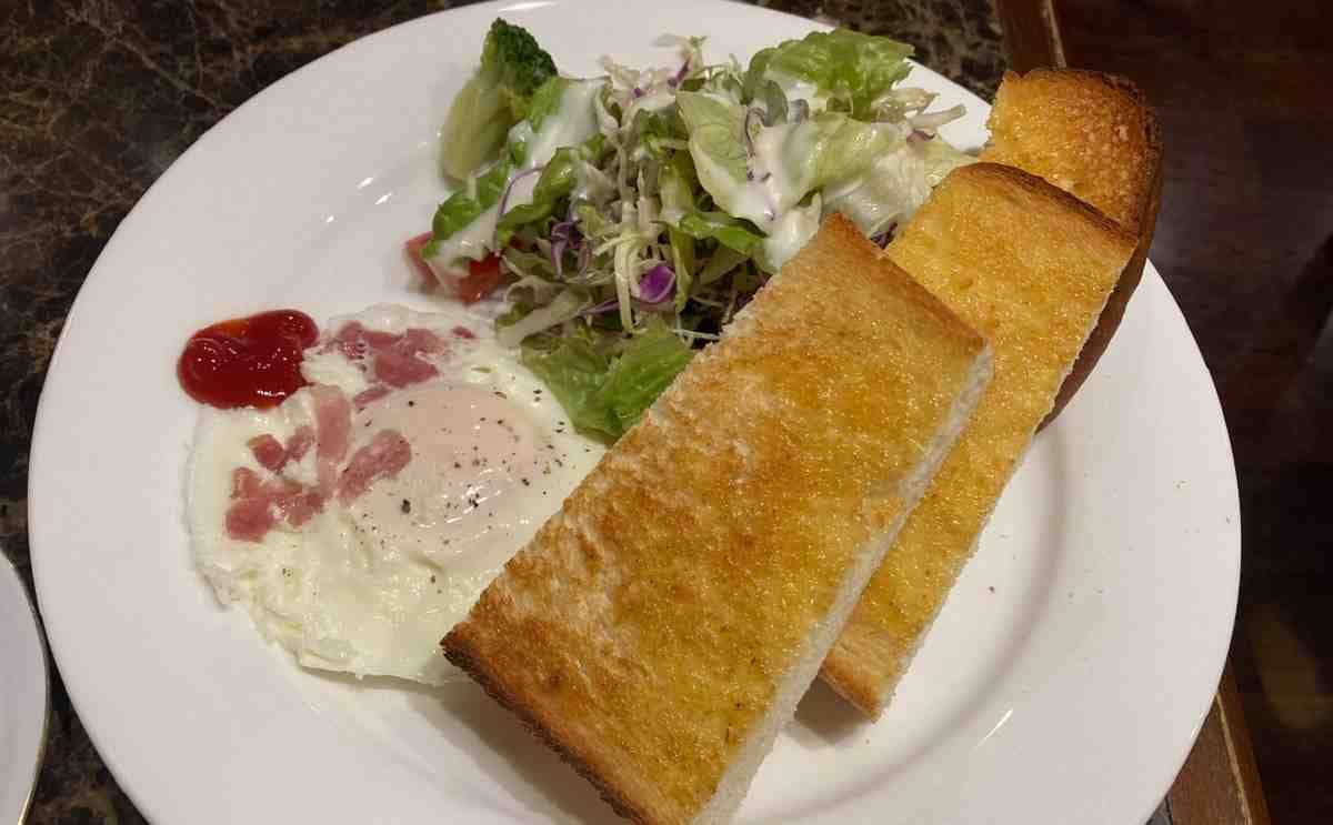 貴族喫茶エジンバラのモーニングセット
